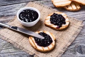 Confiture myrtilles-chia pauvres en FODMAPs.