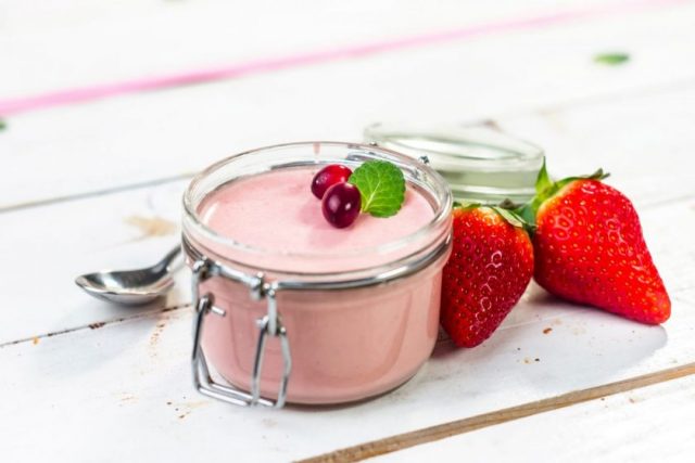 Une inoubliable mousse de fraises accompagnée d'un complément nutritionnel oral (CNO)
